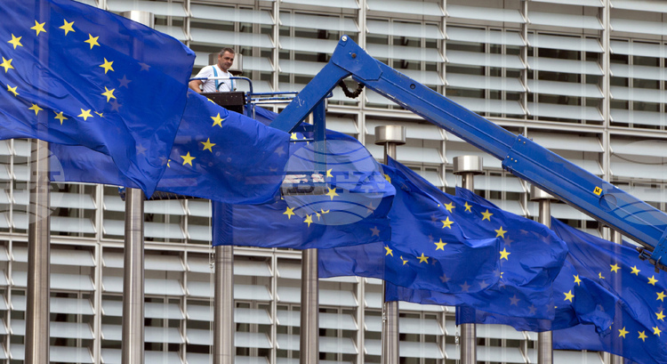 СподелиДнес в Брюксел се събират министрите на околната среда от