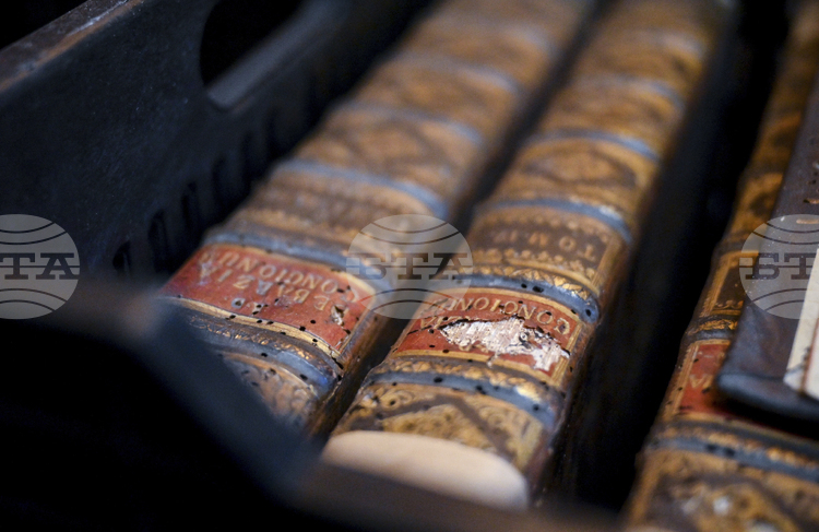 Английският поет Айзък Розенберг чиято 135 та годишнина от раждането се