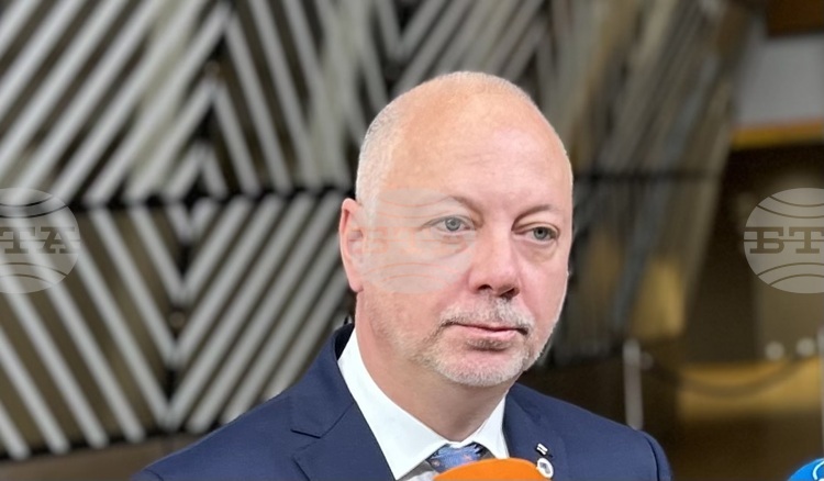 Българският парламент не поставя никакви допълнителни условия а подчертава необходимостта