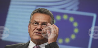 Новият пакет за икономическа сигурност на ЕС ще включва ограничения върху износа, обяви еврокомисарят по търговията Марош Шефчович