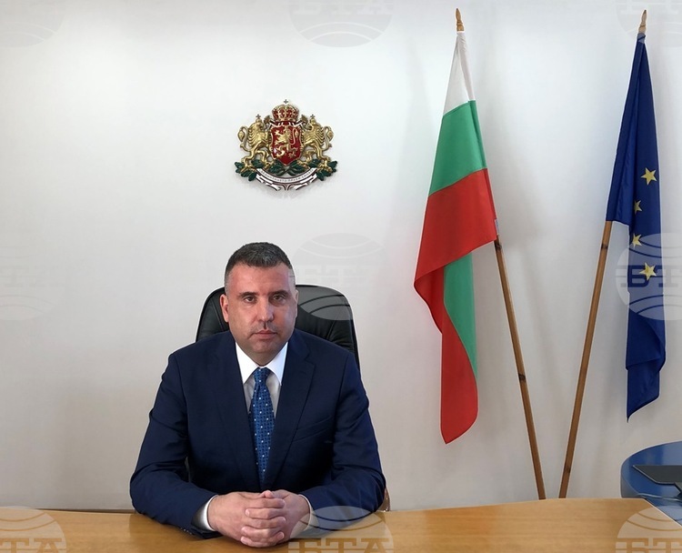 СподелиУважаеми учители Уважаеми специалисти в областта на просветата и културата Уважаеми театрални