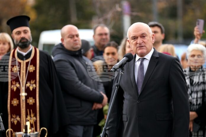 ОБНОВЕНА Където и да е бил, Захарий Стоянов винаги е ОБНОВЕНА Където и да е бил, Захарий Стоянов винаги е отдавал цялата си същност на България, каза председателят на Сметната палата Димитър Главчев