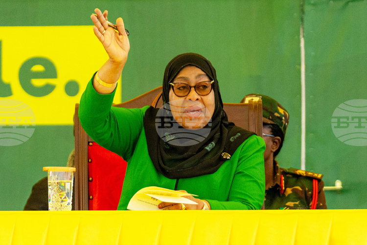 СподелиДнес избирателната комисия на Танзания обяви че президентът Самия Сулуху