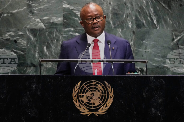 ОБНОВЕНА Военнните в Гвинея Бисау заявиха, че са свалили от ОБНОВЕНА
Военнните в Гвинея Бисау заявиха, че са свалили от власт президента