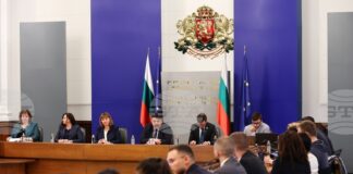 Общ законопроект за доброволчеството, обединяващ три проекта, обсъдиха днес на кръгла маса депутати от ГЕРБ-СДС, БСП и ПП-ДБ в Министерския съвет