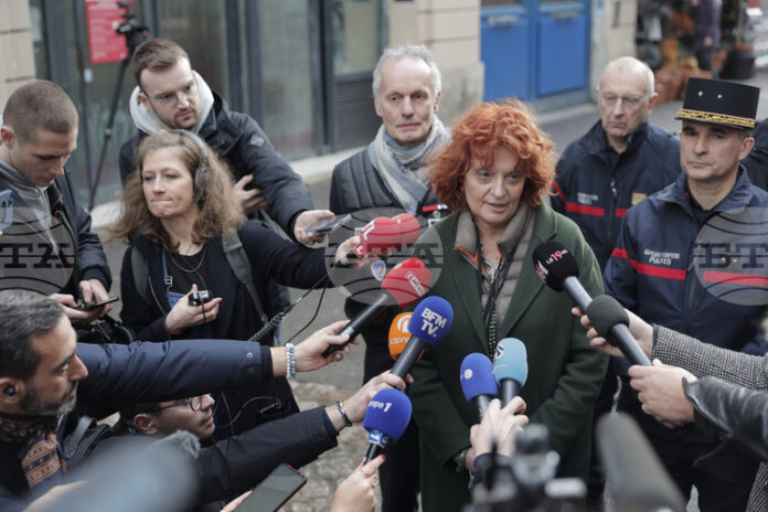 Обвинения са повдигнати на двама нови заподозрени за обира на Обвинения са повдигнати на двама нови заподозрени за обира на Лувъра, каза прокурорката на Париж