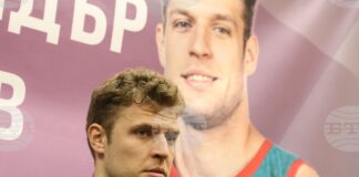 Олимпиакос продължава без грешка в първенството на Гърция, Александър Везенков не впечатли в мача с Кардица