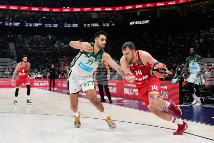 Олимпиакос с Александър Везенков се наложи над лидера в Евролигата Апоел Тел Авив