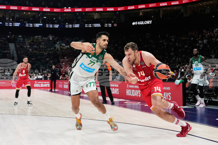 СподелиОлимпиакос с участието на Александър Везенков успя да победи Апоел