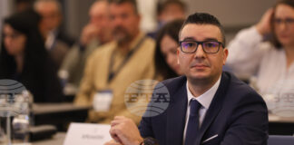 Осигуряване на непрекъсваемост на процесите в бургаската рафинерия изтъкна като основна цел и задача икономическият министър Петър Дилов