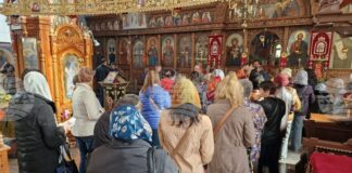 Отец Иван припомни Евангелието от Лука и призова за въвеждане на вероучение в училищата в проповедта си в шуменския храм „Св. Три Светители“