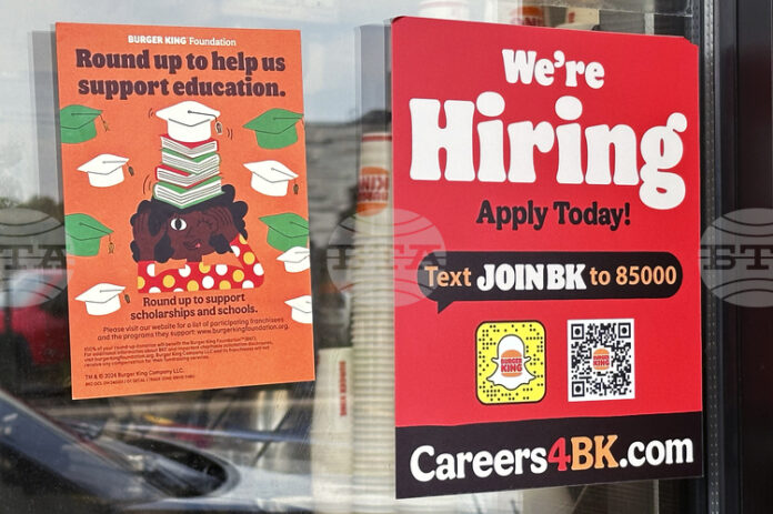 По-малко американци са потърсили обезщетение при безработица миналата седмица