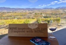 По следите на българското вино:
                                                                                                Долината на Струма е свързана с гроздето и виното още от древността, а в наши дни е един от пионерите на винения туризъм у нас