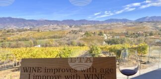 По следите на българското вино:
                                                                                                Долината на Струма е свързана с гроздето и виното още от древността, а в наши дни е един от пионерите на винения туризъм у нас