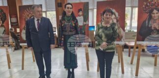 Посланикът на Украйна в България, кметът на Шумен и директорът на РБ "Стилиян Чилингиров" откриха изложбата „Украински носии и традиции“