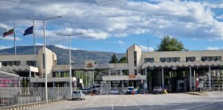 Преминаването на тежкотоварни автомобили през ГКПП "Връшка чука" все още не е възстановено