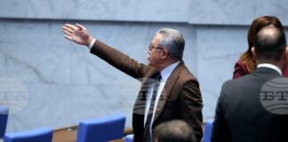 При дебатите по законовите промени, свързани с "Лукойл“, опозицията видя приватизация на активите, управляващите обясниха, че ситуацията налага бързи действия