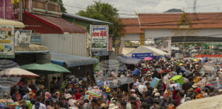 Противопехотна мина рани китайски гражданин, за когото се твърди, че се е опитал да премине незаконно от Камбоджа в Тайланд