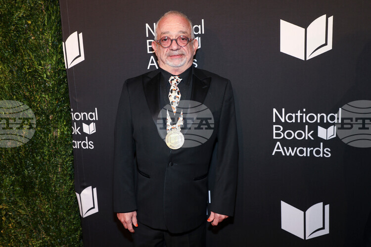 Романистът Раби Аламедин и поетесата Патриша Смит бяха наградени с