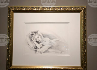 Рисунката на Роуз от "Титаник" вече радва ценителите на киното в Истанбул, Джеймс Камерън пристига в мегаполиса през януари Рисунката на Роуз от "Титаник" вече радва ценителите на киното в Истанбул, Джеймс Камерън пристига в мегаполиса през януари