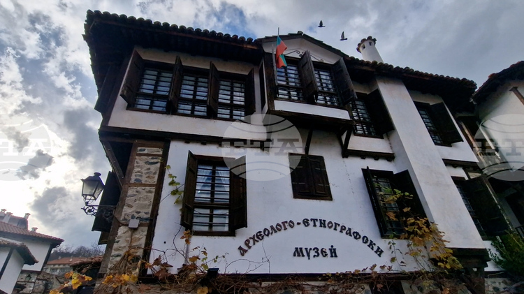 Археолого етнографският музей в Златоград обогати библиотечния си фонд с две