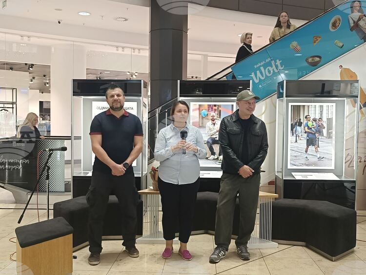 СподелиС организирането на изложба в един от основните търговски центрове