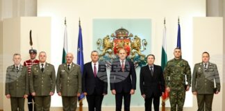 Силата на пехотата ни е в традициите и приемствеността между поколенията, заяви Румен Радев при връчването на Почетния знак на президента