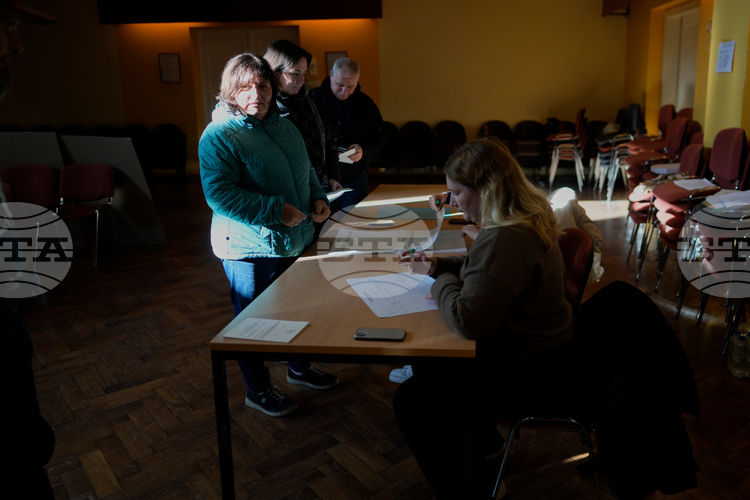 Днес словенците избират на референдум за законопроект който позволява на