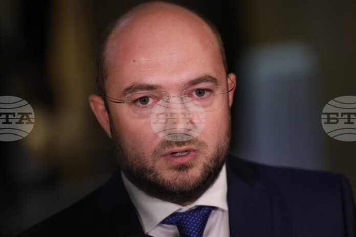 Софийската районна прокуратура е образувала досъдебно производство по случая с Софийската районна прокуратура е образувала досъдебно производство по случая с прегазено куче в столицата, съобщи министър Георги Георгиев