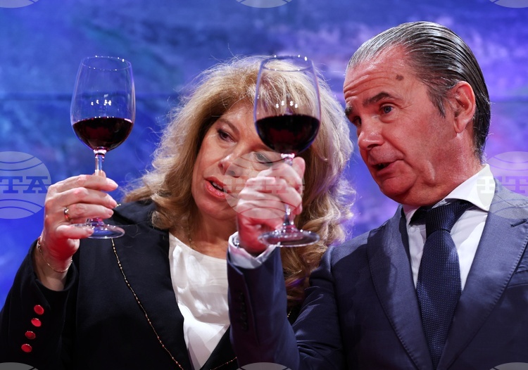 София отбеляза Младото Божоле с тържествен прием в НДК тази вечер Съгласно