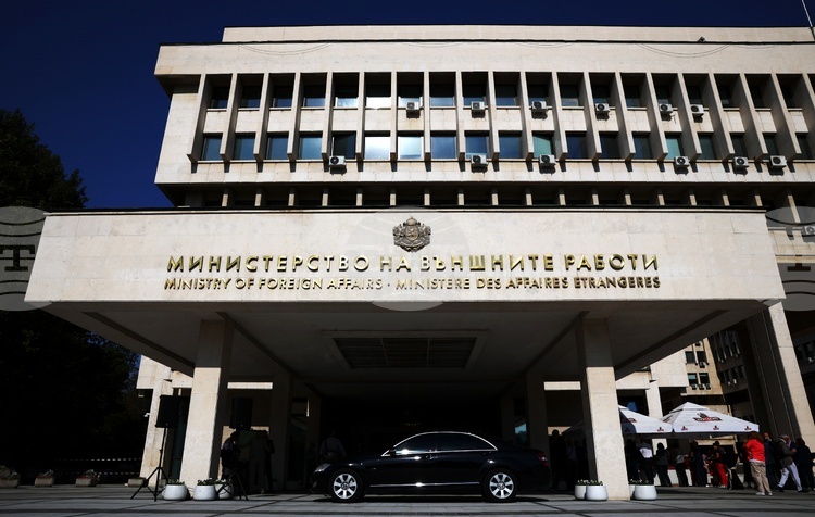 СподелиСъстоянието на българския гражданин който е служител в Офиса на