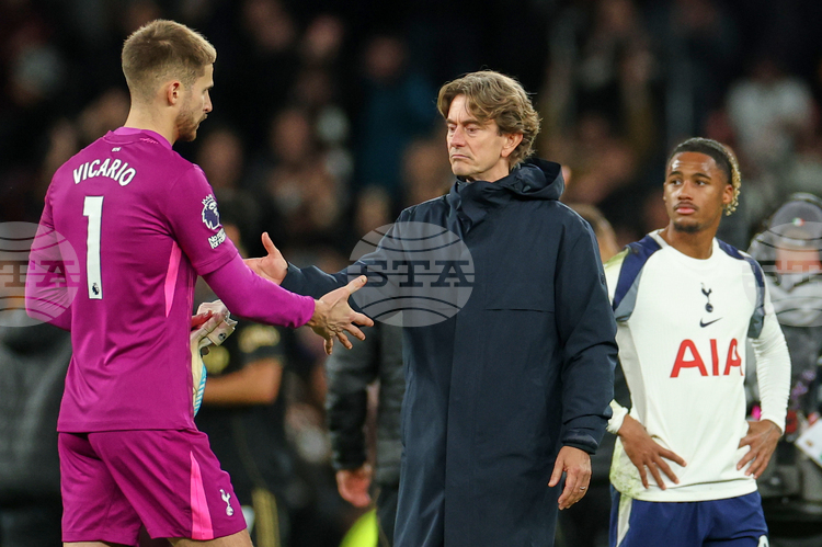 Мениджърът на Тотнъм Томас Франк осъди част от привържениците за