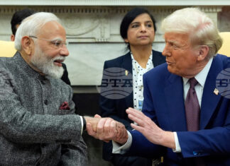 Тръмп заяви, че разговорите му с индийския премиер Моди вървят добре и че той ще посети Индия