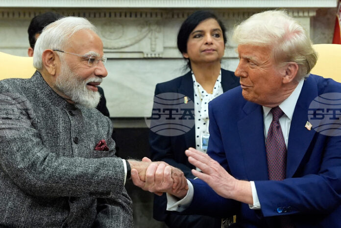 Тръмп заяви, че разговорите му с индийския премиер Моди вървят добре и че той ще посети Индия