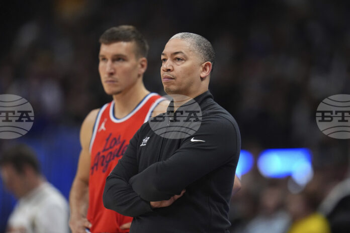 Треньорът на Лос Анджелис Клипърс Тайрън Лу към Богдан Богданович: "Няма да се откажем от теб по никакъв начин"