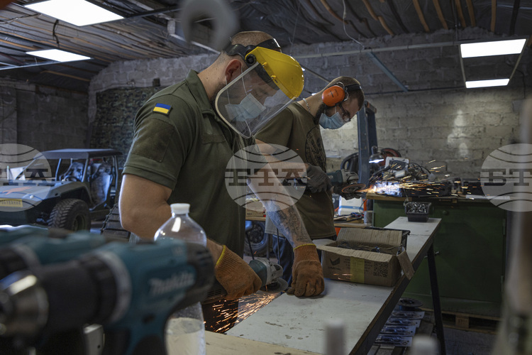 СподелиУкрайна стартира мащабно производство на новосъздадени дронове прехващачи за да