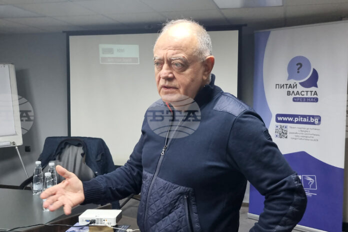 В състояние на фасадна демокрация сме, каза в Търговище председателят В състояние на фасадна демокрация сме, каза в Търговище председателят на “Демократи за силна България” Атанас Атанасов