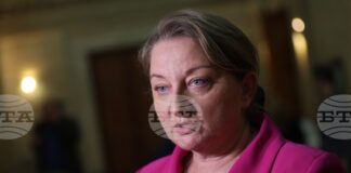 Важно е да има трайно решение за коледните и великденски добавки, каза председателят на социалната парламентарна комисия Деница Сачева