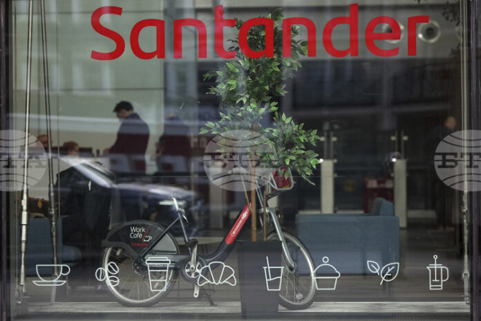 Все повече компании планират да развиват дейност в чужбина заради Все повече компании планират да развиват дейност в чужбина заради опасения за слаб икономически растеж и по-високи данъци във Великобритания, сочат данни в проучване