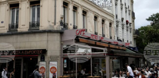 За прекъсване на електрозахранването в някои райони на Париж тази сутрин съобщи доставчик на електроенергия