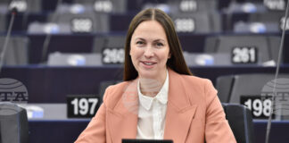 Закон за изкуствения интелект - Интервю
                                                                                                България има всичко необходимо, за да започне да създава модели на ИИ за отделни бизнеси, каза евродепутатът Ева Майдел в интервю за БТА