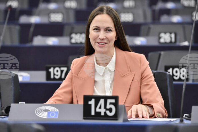 Закон за изкуствения интелект - Интервю
                                                                                                България има всичко необходимо, за да започне да създава модели на ИИ за отделни бизнеси, каза евродепутатът Ева Майдел в интервю за БТА