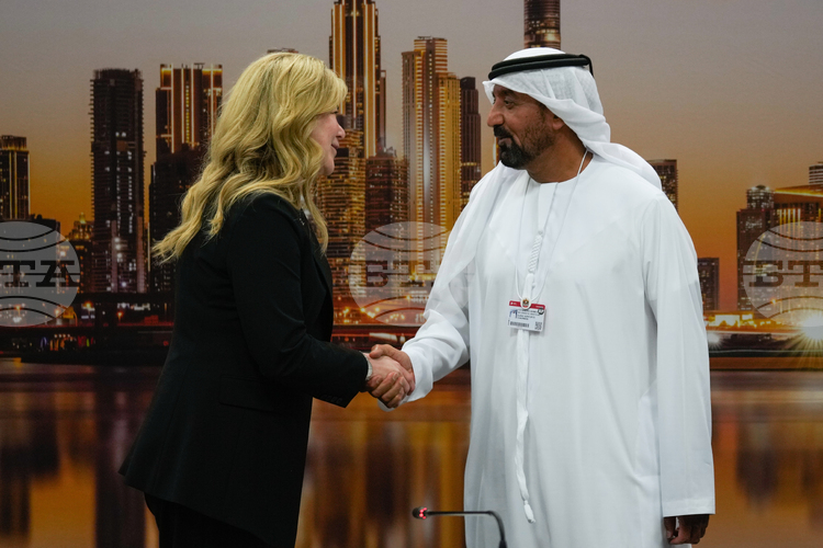 Сподели Емирейтс Груп Emirates Group която притежава най голямата авиокомпания в Близкия