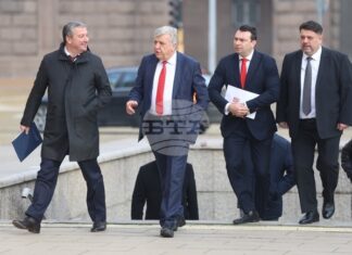 БСП при президента: Наясно сме че претърпяхме щета, участвайки в това управление Президентът Румен Радев се срещна с представители на парламентарната група на "БСП - Обединена левица"