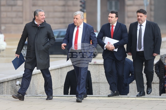 Президентът Румен Радев се срещна с представители на парламентарната група