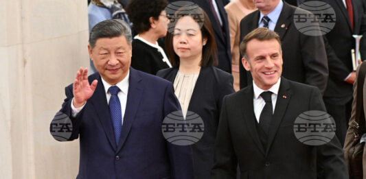 резидентите на Китай - Си Цзинпин, и на Франция - Еманюел Макрон, в Макрон и Си в Пекин.