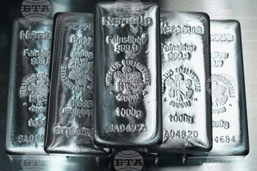 Текущата пазарна цена на среброто надхвърли психологическата граница от 60