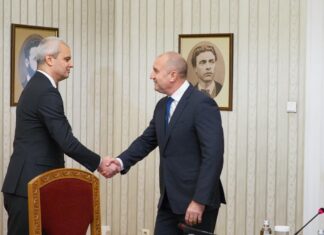 Радев към „Възраждане“: Точно за вас няма нужда от специални увертюри колко сложна е ситуацията в страната "Възраждане" на консултации при президента Радев