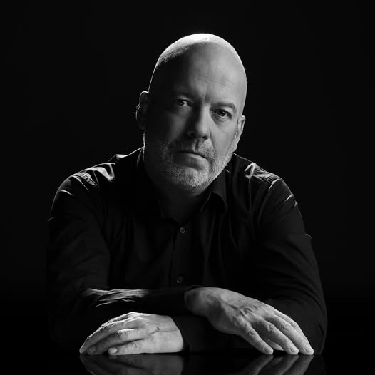 Бившият сценарист на Шоуто на Слави Иво Сиромахов призова с