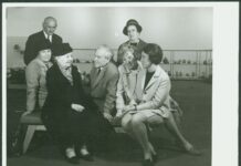 Последните творчески години на Бистра Винарова – закъснялото признание Бистра Винарова, Георги Бакърджиев на художествена изложба с керамика. София. Б.д. ЦДА, ф. 77К, оп. 5, а.е. 215, л. 1